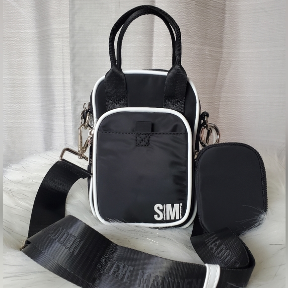 Steve Madden Handbags - STEVE MADDEN black nylon bpinky crossbody bag